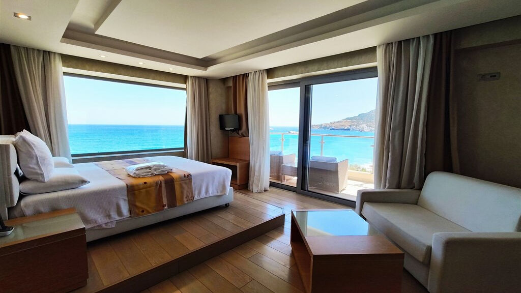 Konstantinos Palace