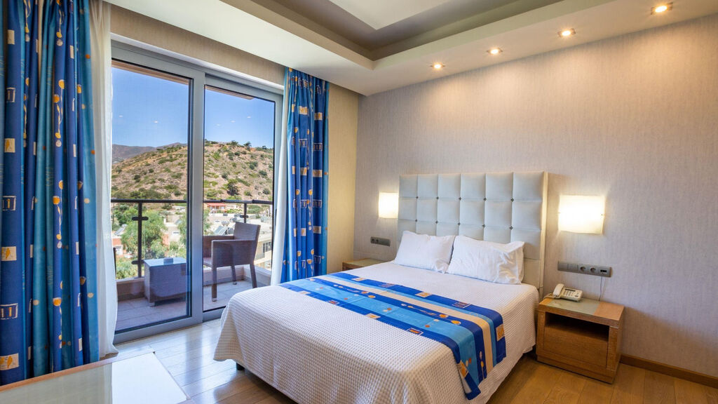 Konstantinos Palace