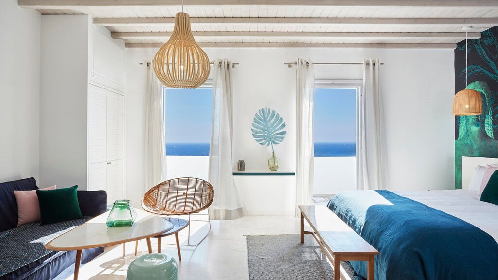 Kouros Hotel And Suites