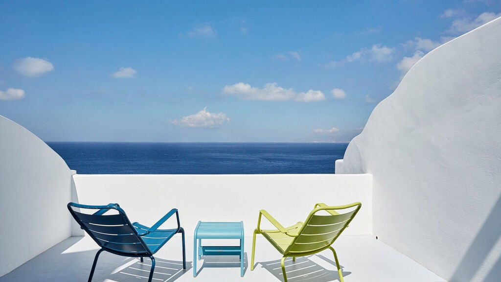 Kouros Hotel And Suites