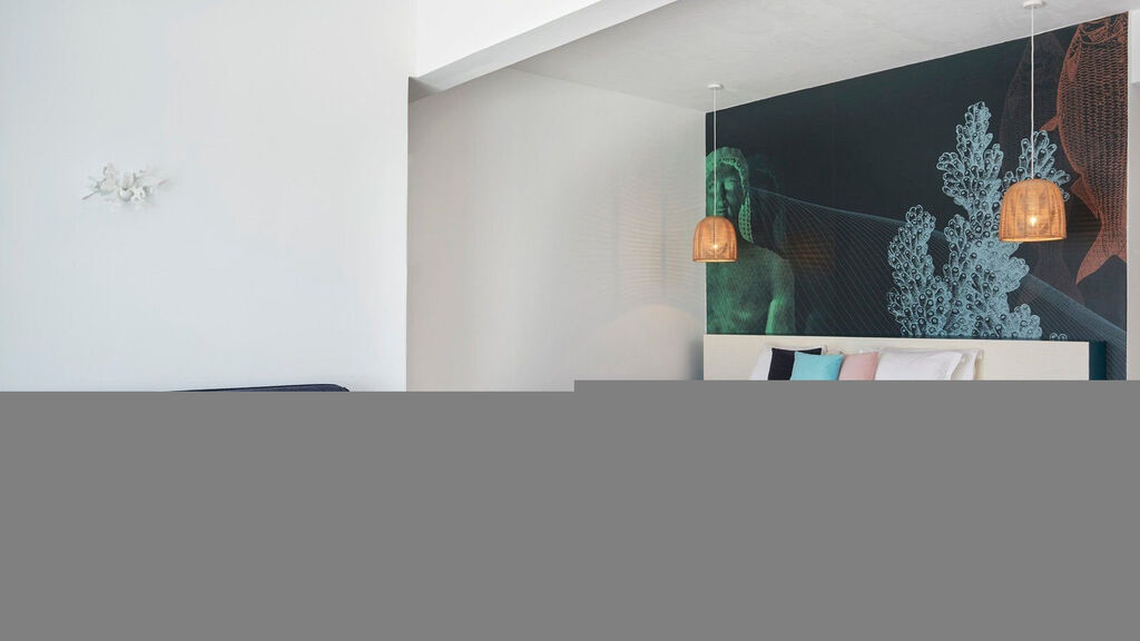 Kouros Hotel And Suites