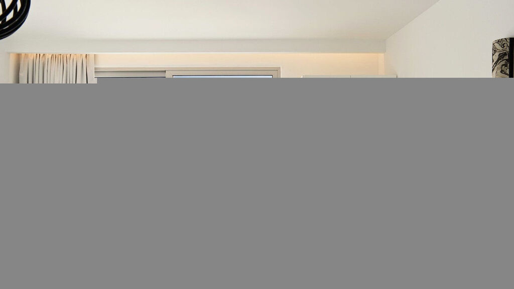 Kouros Hotel And Suites