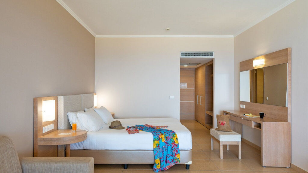 Kresten Royal Euphoria Resort