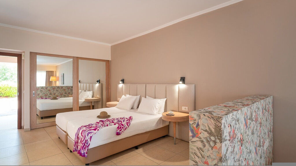 Kresten Royal Euphoria Resort