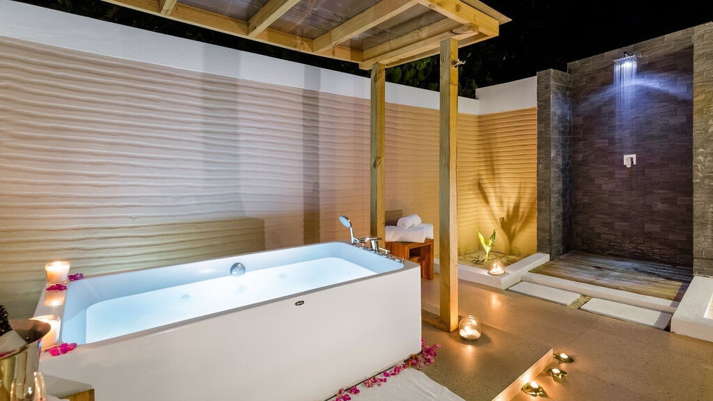 Kudafushi Resort & Spa