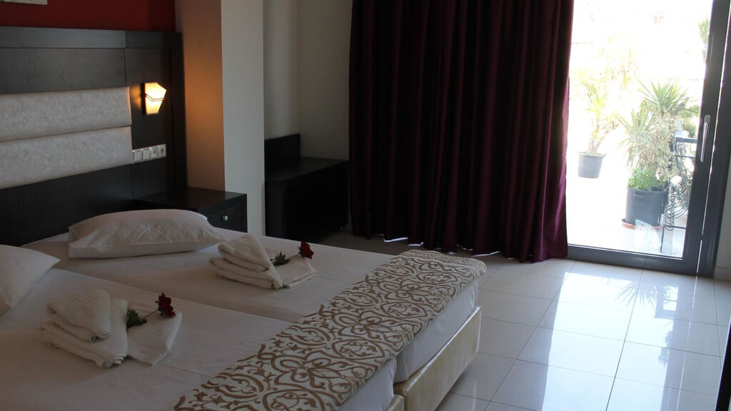 La Caretta Restaurant And Hotel