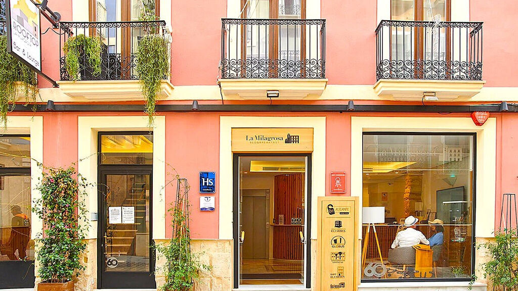 La Milagrosa Hotel and Apartments