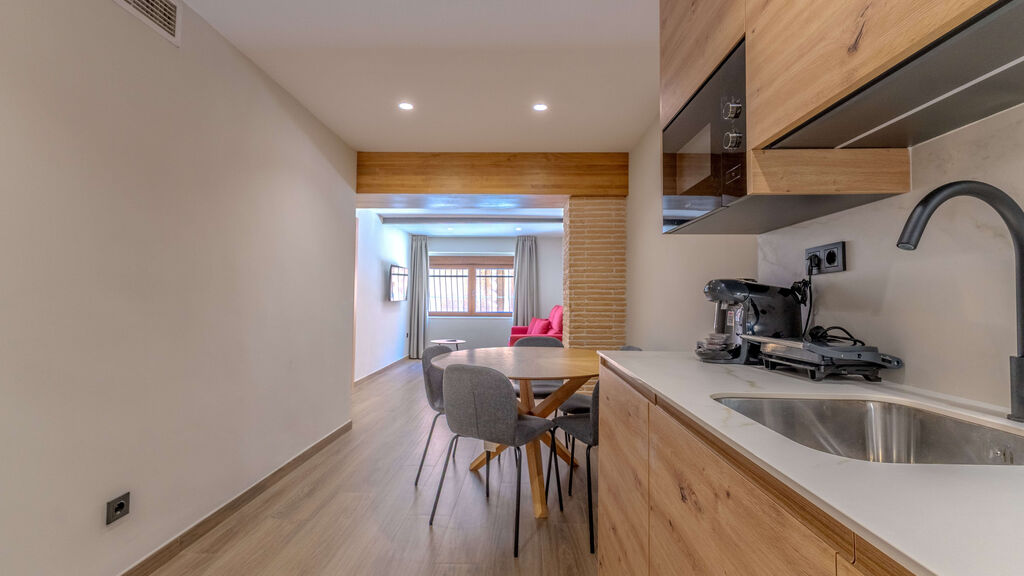 La Milagrosa Hotel and Apartments