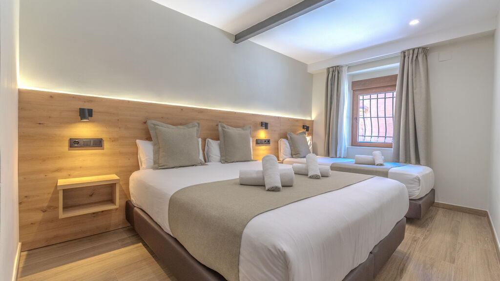 La Milagrosa Hotel and Apartments