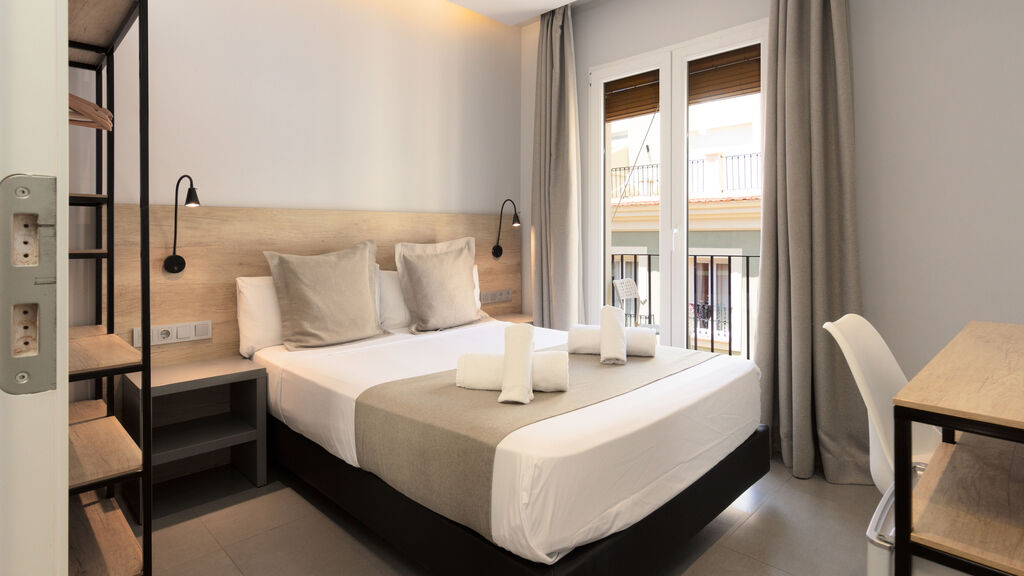 La Milagrosa Hotel and Apartments