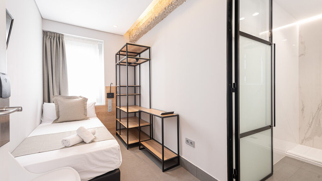 La Milagrosa Hotel and Apartments