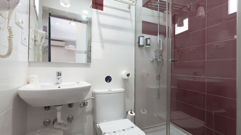 La Milagrosa Hotel and Apartments