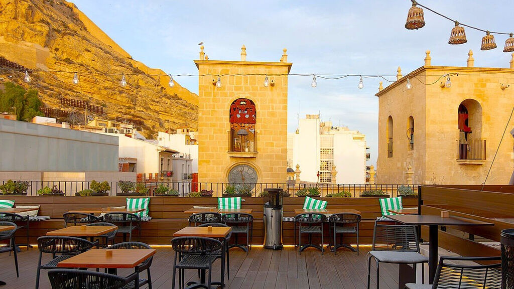 La Milagrosa Hotel and Apartments