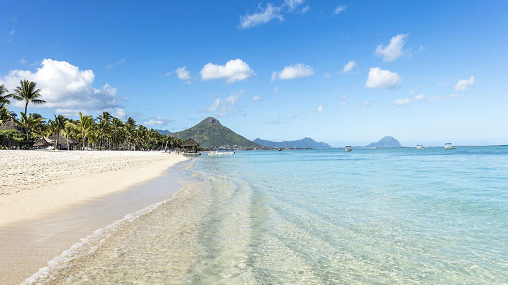 La Pirogue Resort & Spa