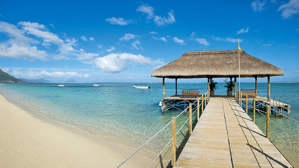 La Pirogue Resort & Spa