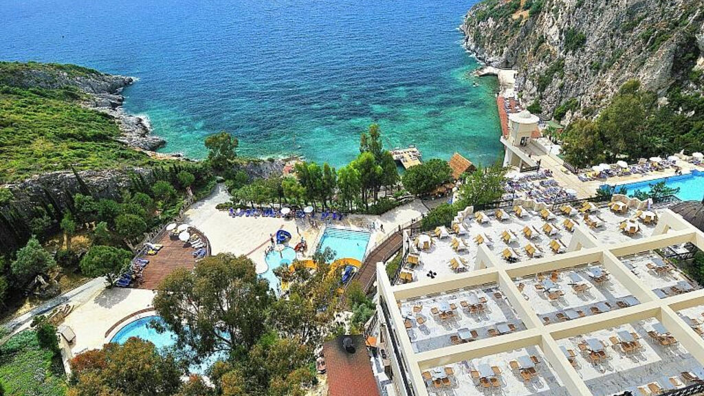 Ladonia Hotels Adakule