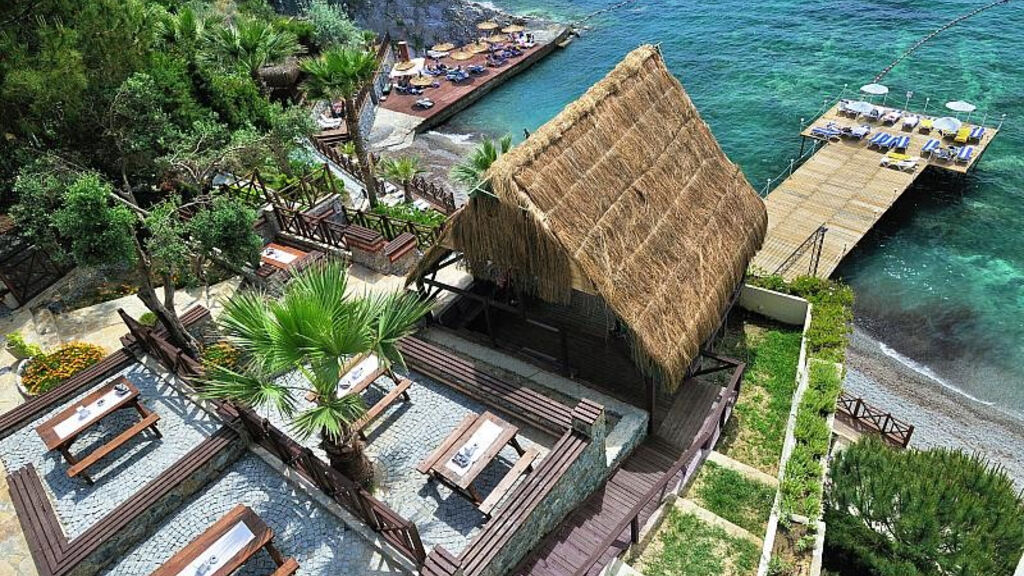 Ladonia Hotels Adakule