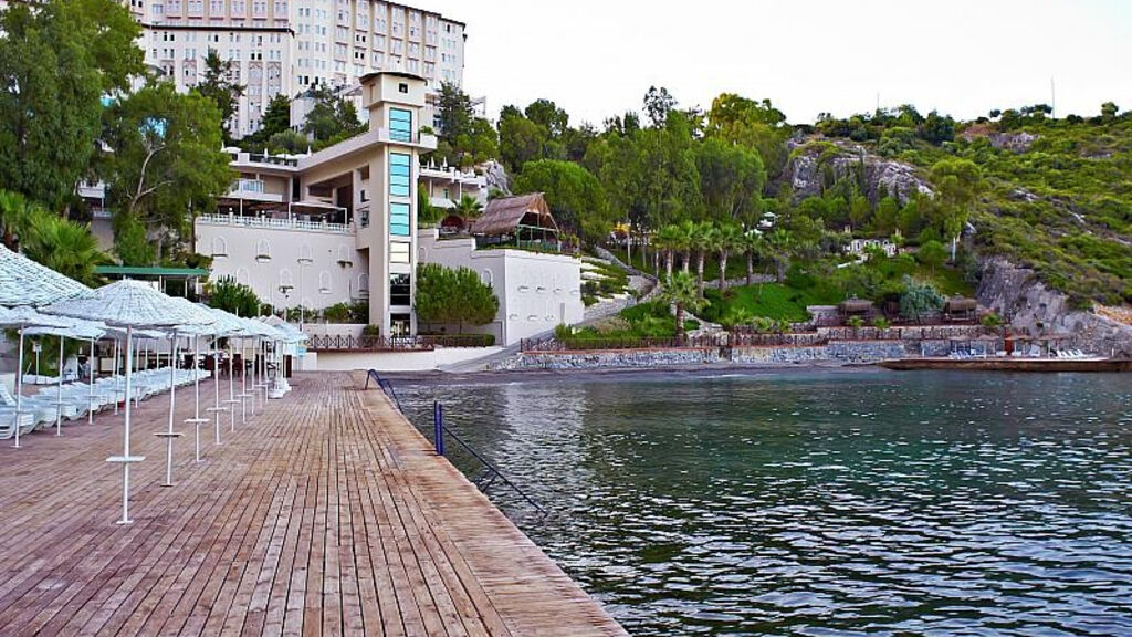 Ladonia Hotels Adakule