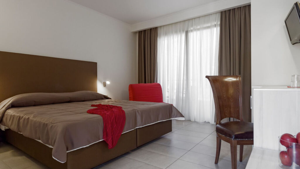 Hotel Lagomandra Beach