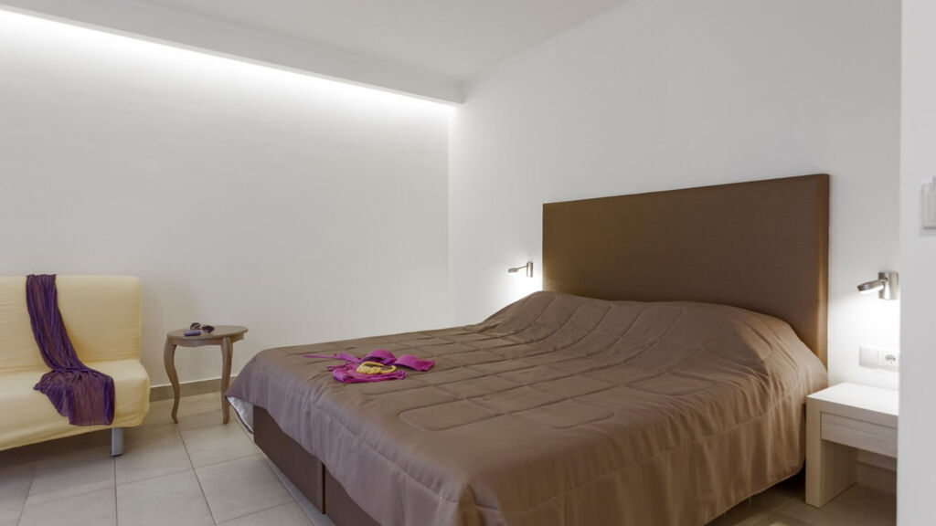 Hotel Lagomandra Beach