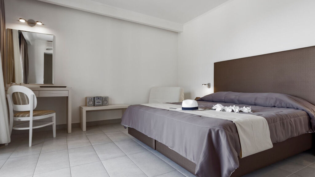 Hotel Lagomandra Beach