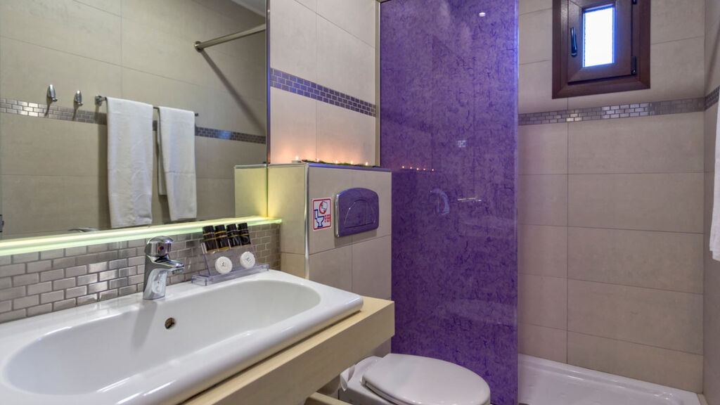 Hotel Lagomandra Beach