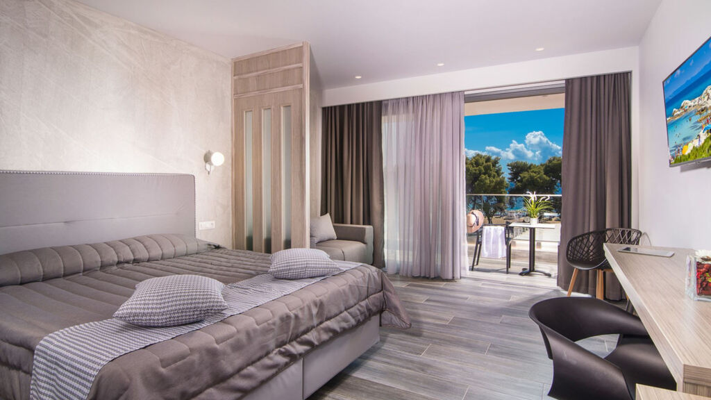 Hotel Lagomandra Beach