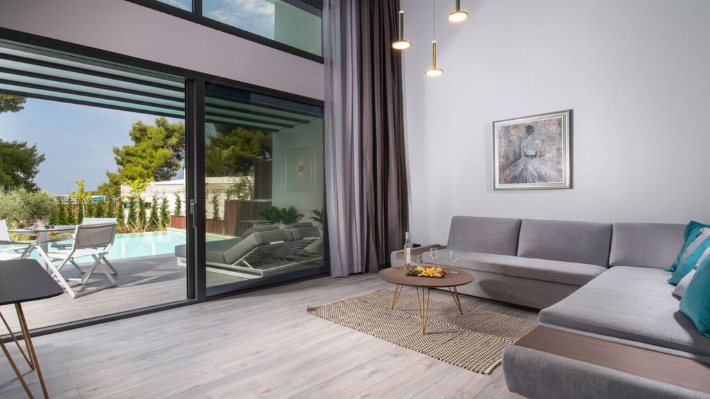 Hotel Lagomandra Beach