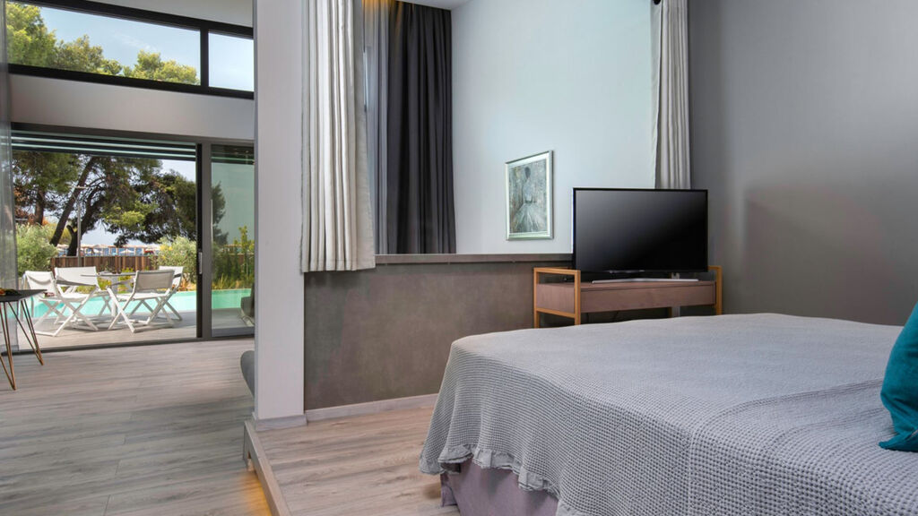 Hotel Lagomandra Beach