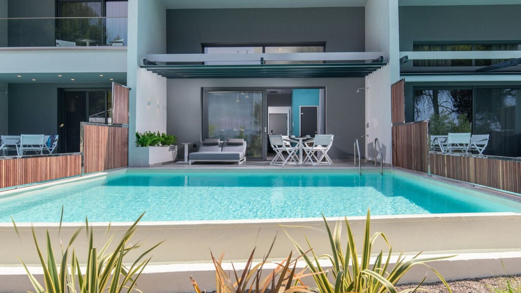 Hotel Lagomandra Beach