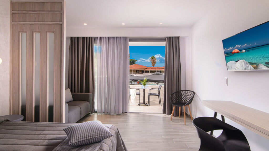 Hotel Lagomandra Beach