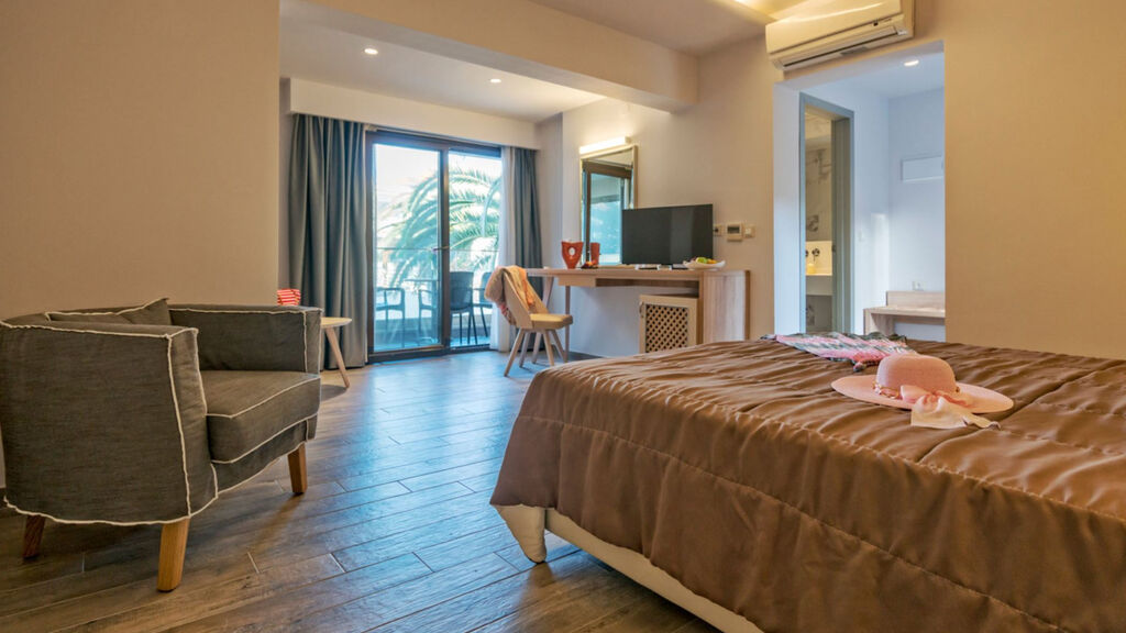 Hotel Lagomandra Beach