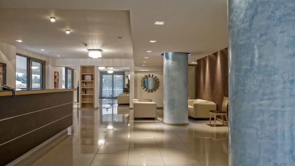 Hotel Lagomandra Beach