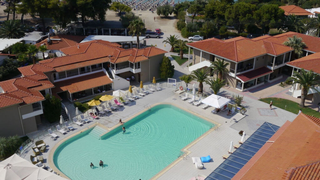 Hotel Lagomandra Beach