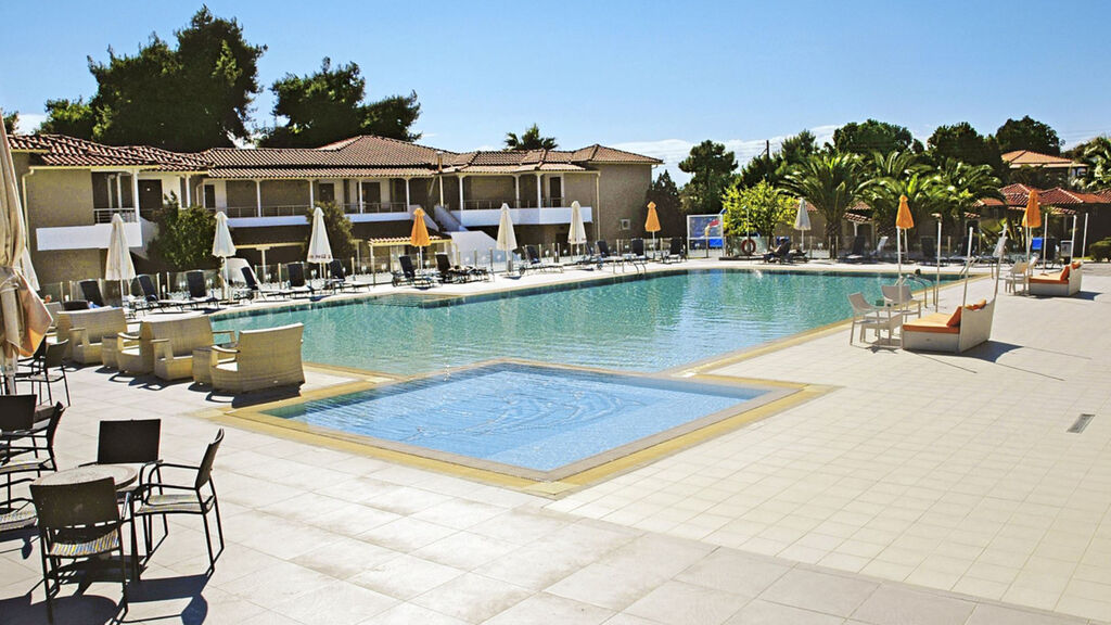 Hotel Lagomandra Beach