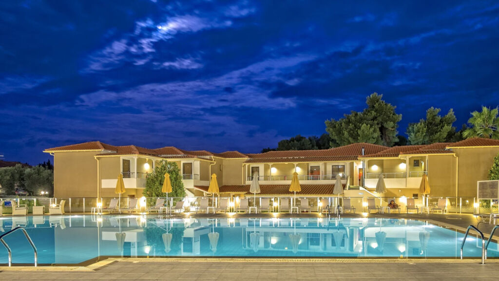 Hotel Lagomandra Beach