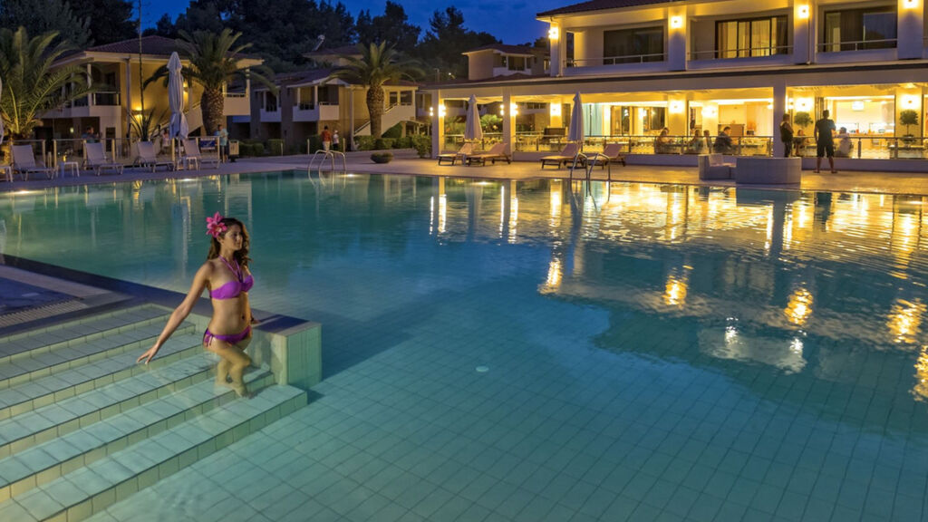 Hotel Lagomandra Beach