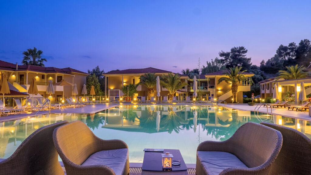 Hotel Lagomandra Beach