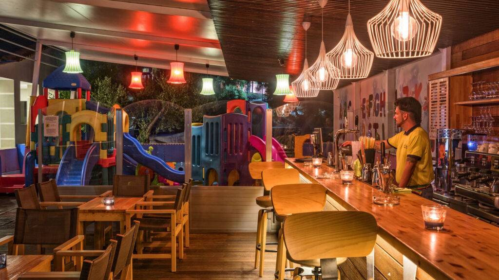 Hotel Lagomandra Beach