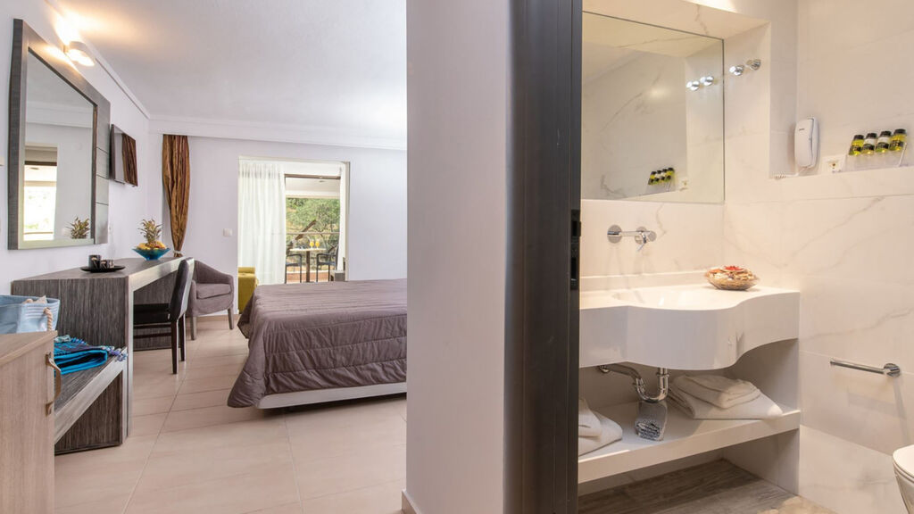 Lagomandra Hotel & Spa