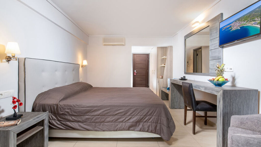 Lagomandra Hotel & Spa