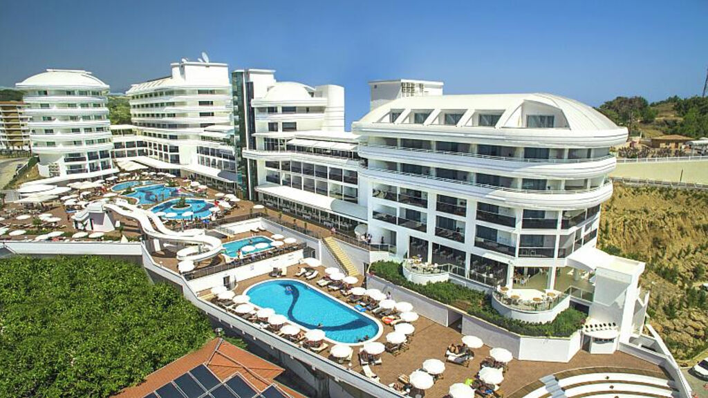 Laguna Beach Alya Resort