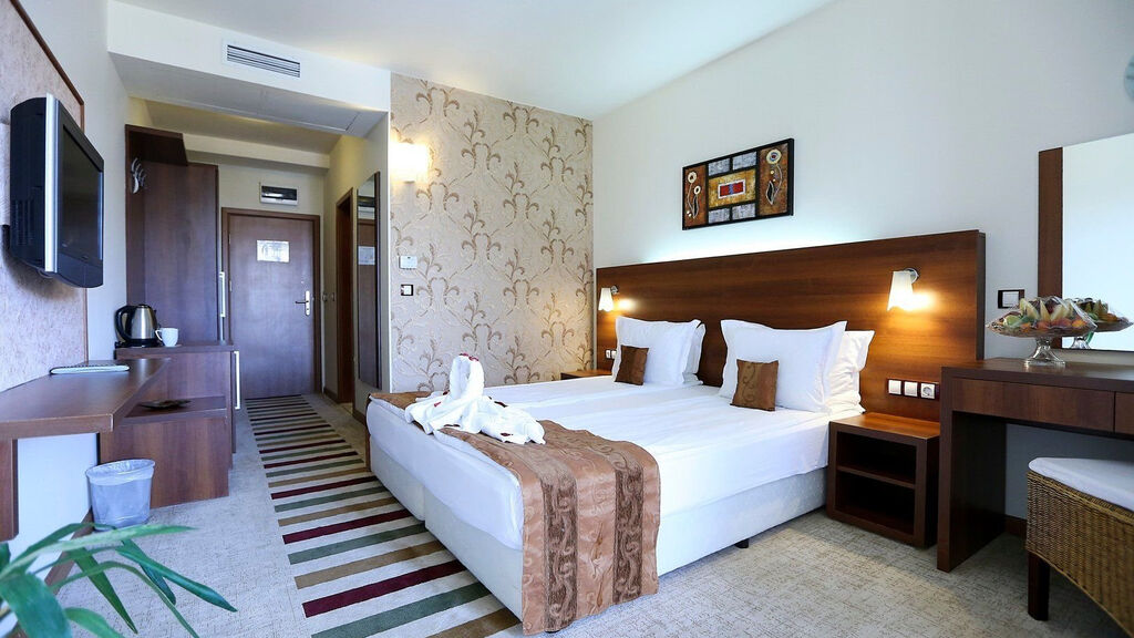 Laguna Beach Resort & Spa