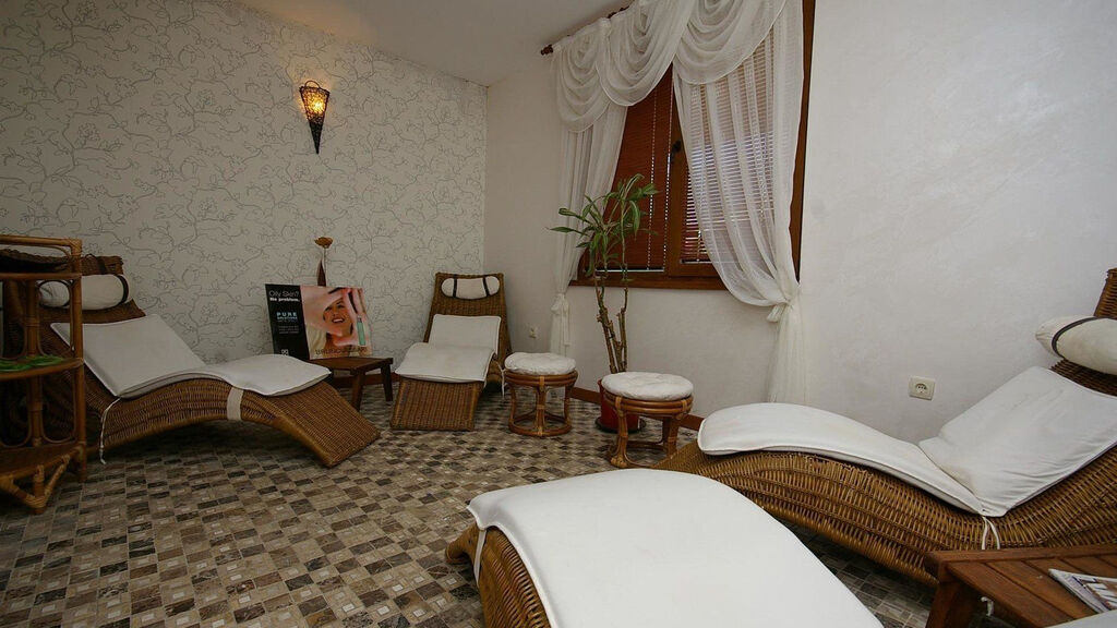 Laguna Beach Resort & Spa