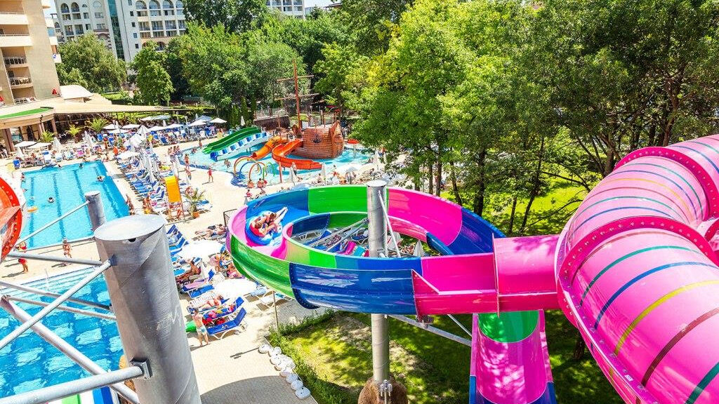 Laguna Park And Aqua Club