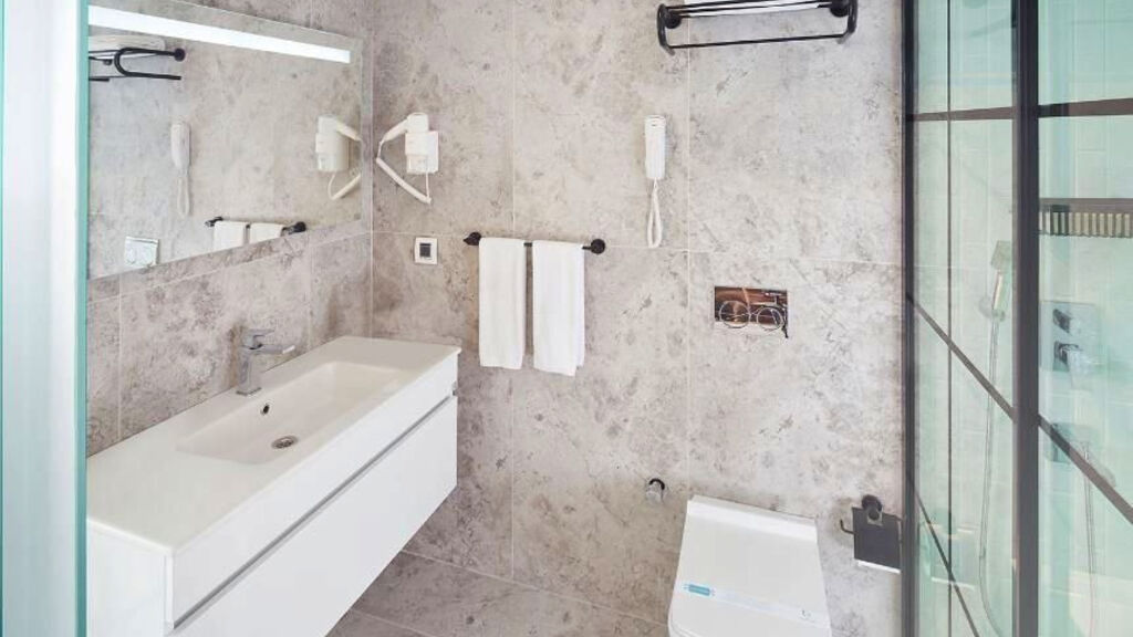 Lalila Blue Suites