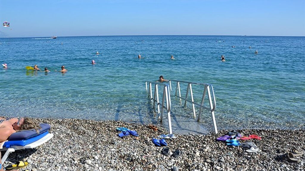 L'Ancora Beach