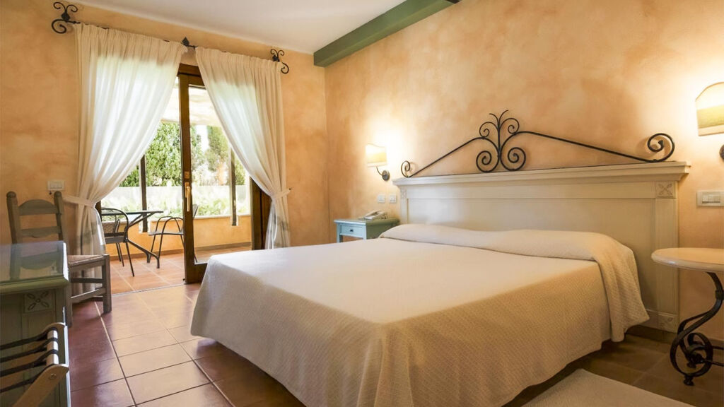 Lantana Resort