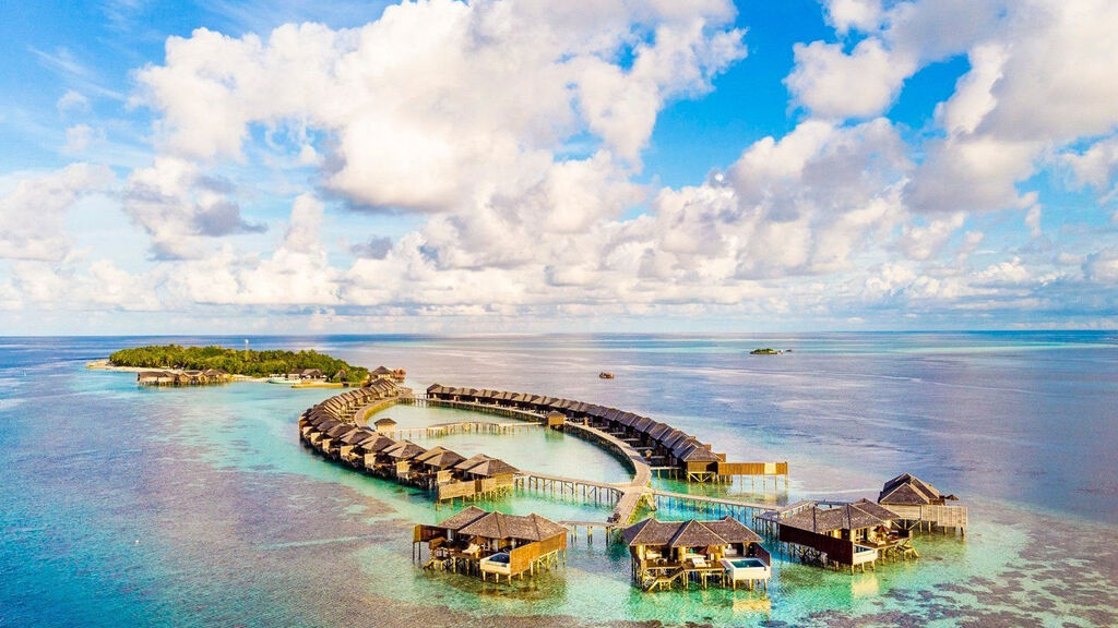 Lily Beach Resort & Spa At Huvahendhoo
