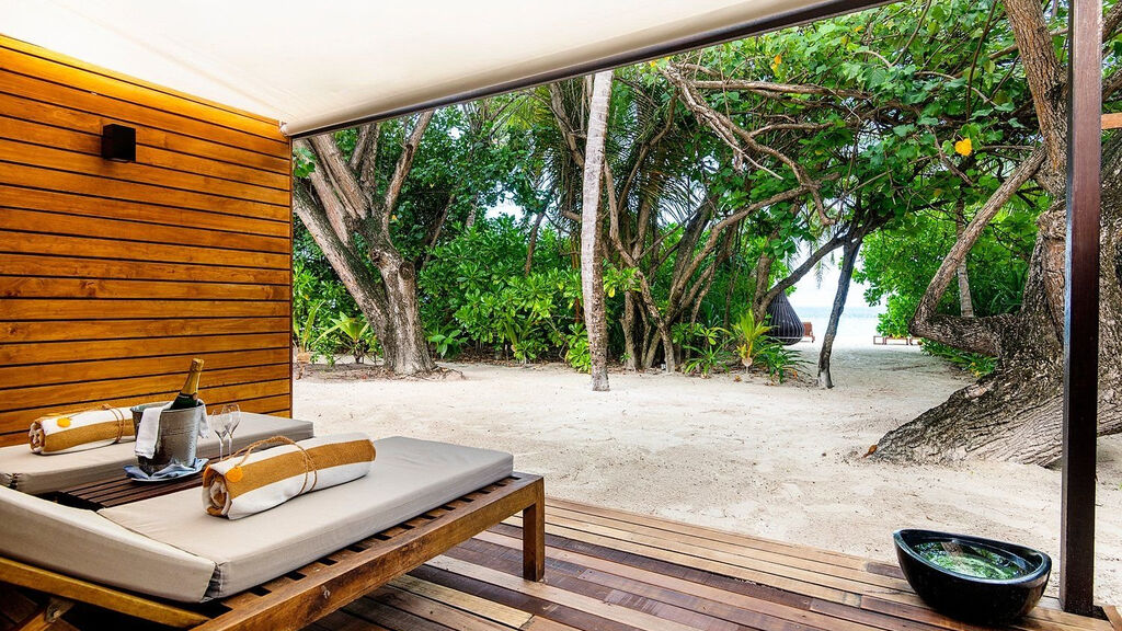 Lily Beach Resort & Spa At Huvahendhoo